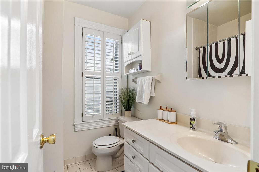 117 PAYNE STREET N Unit: 2