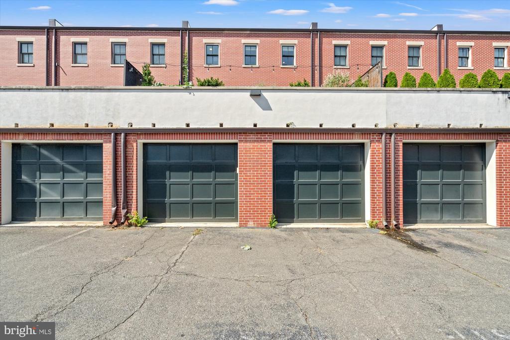 321 N COLUMBUS STREET
