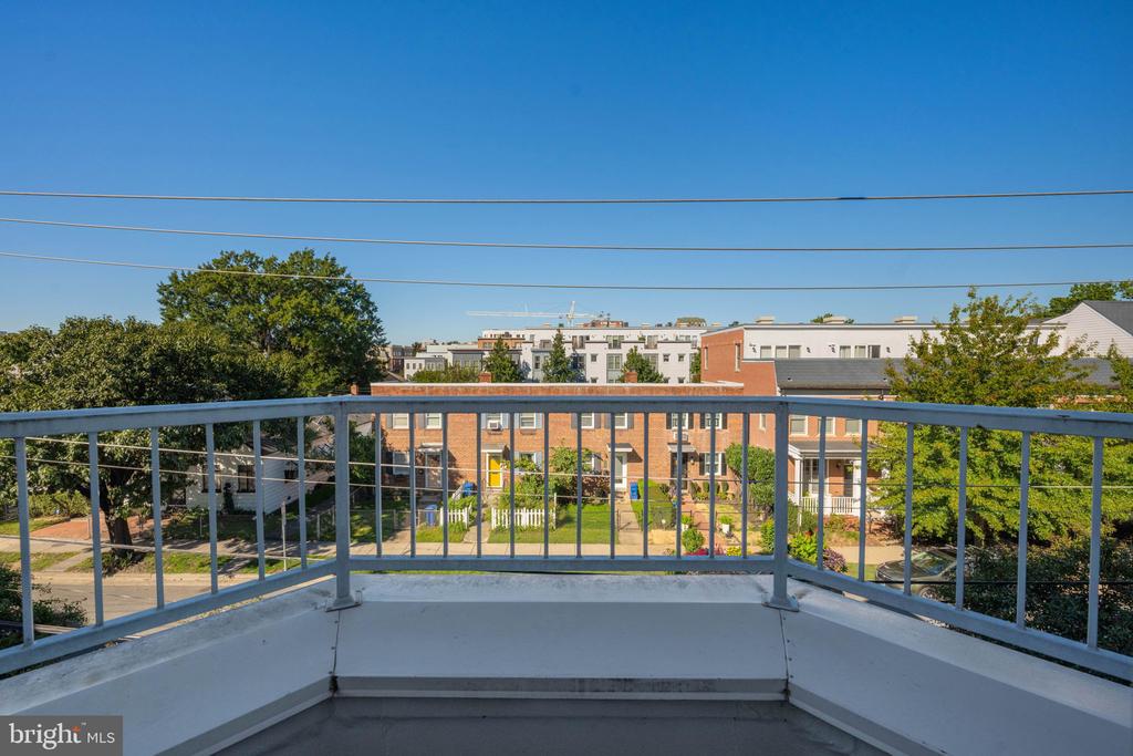 910 POWHATAN STREET Unit: 306N