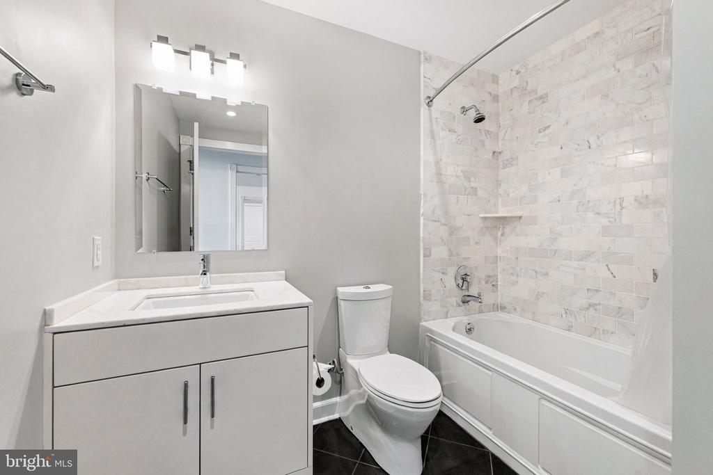 910 POWHATAN STREET Unit: 306N