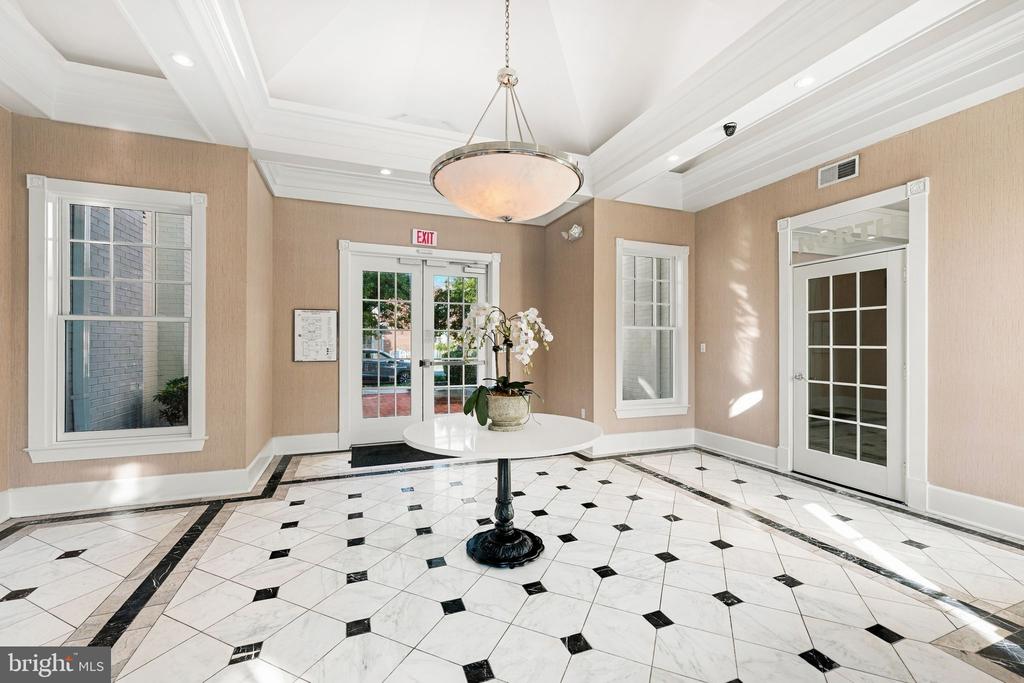 910 POWHATAN STREET Unit: 306N