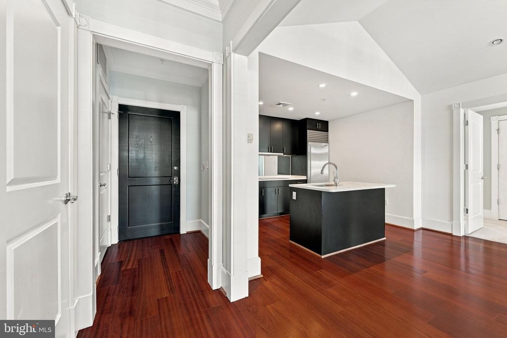 910 POWHATAN STREET Unit: 306N