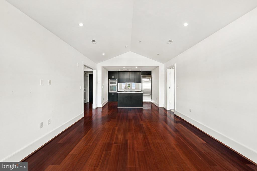910 POWHATAN STREET Unit: 306N