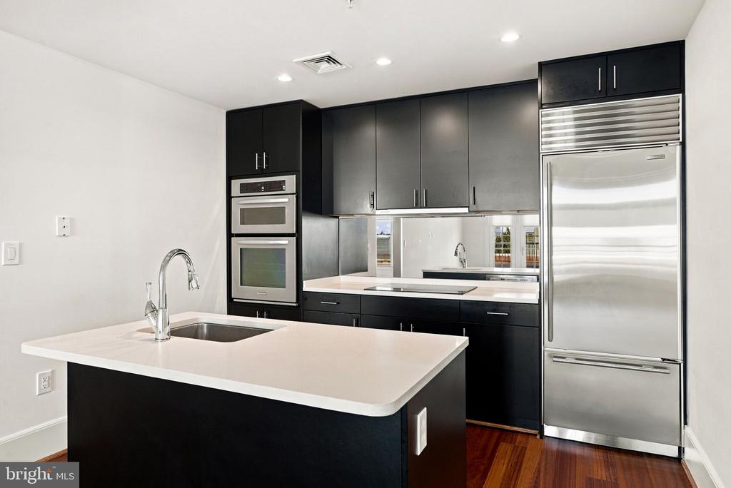 910 POWHATAN STREET Unit: 306N