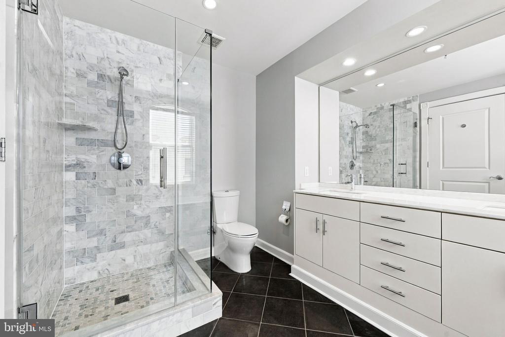 910 POWHATAN STREET Unit: 306N