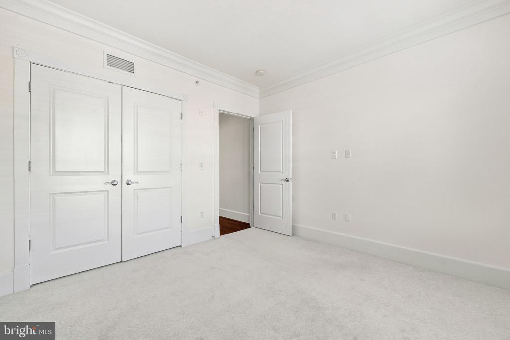 910 POWHATAN STREET Unit: 306N
