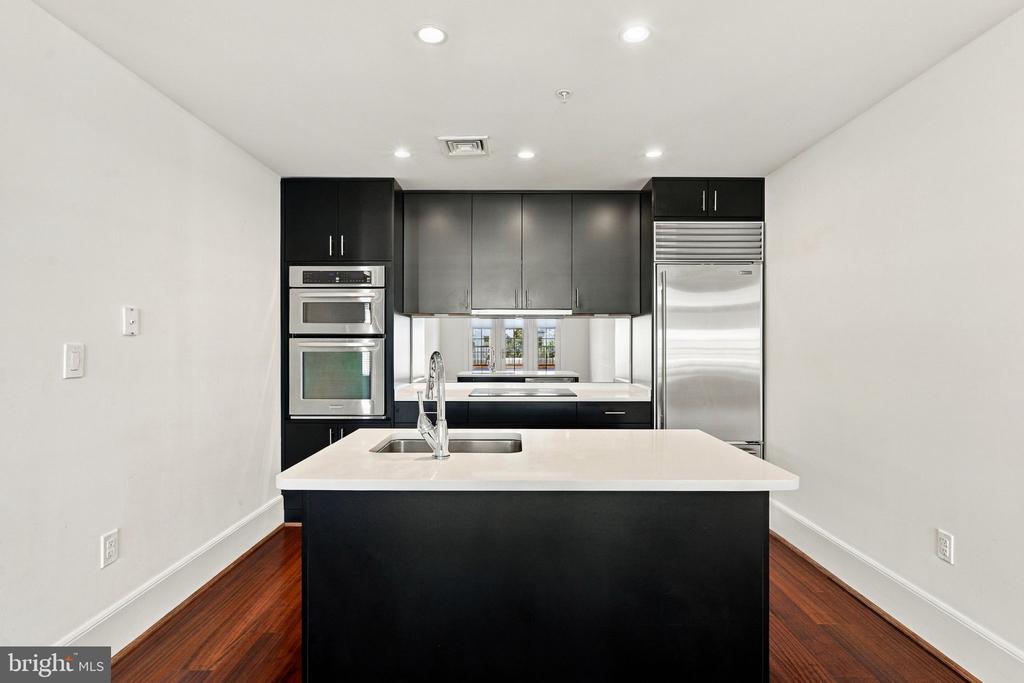 910 POWHATAN STREET Unit: 306N