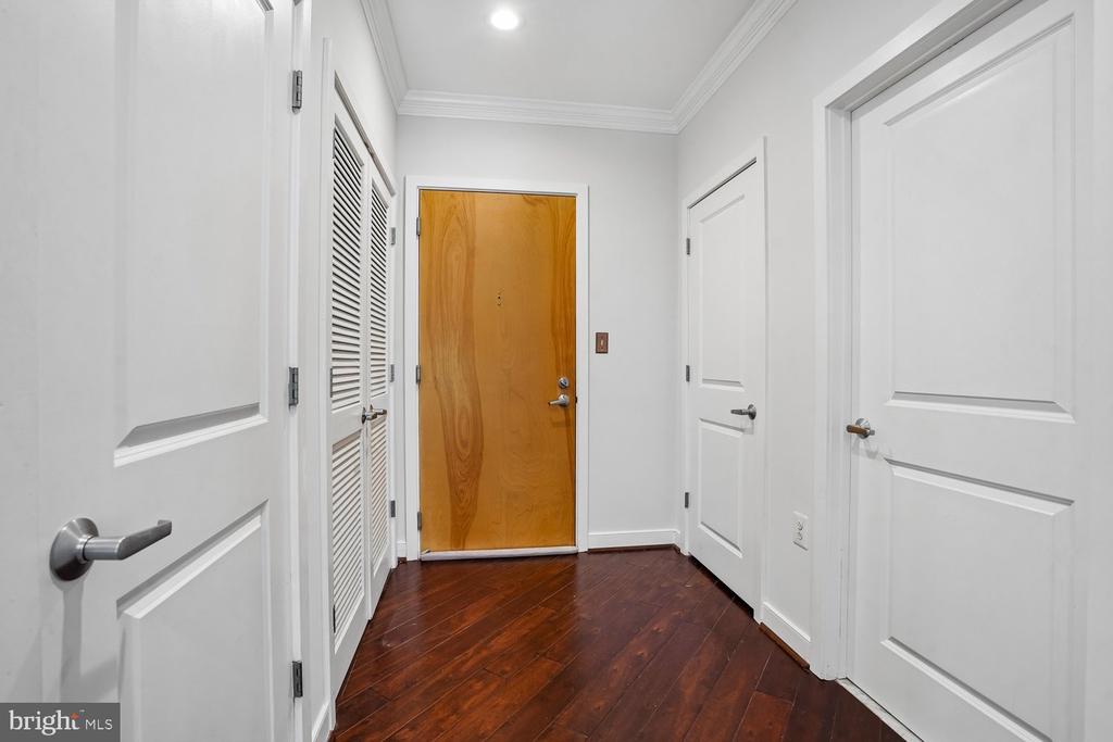 181 E REED AVENUE E Unit: 203