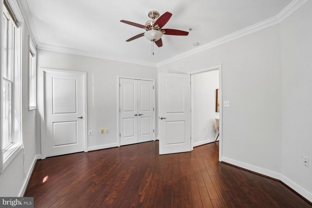 181 E REED AVENUE E Unit: 203