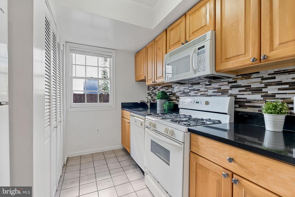 415 N WEST STREET Unit: 3