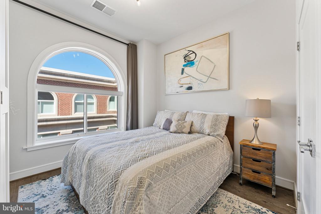 635 SLATERS LANE Unit: 405