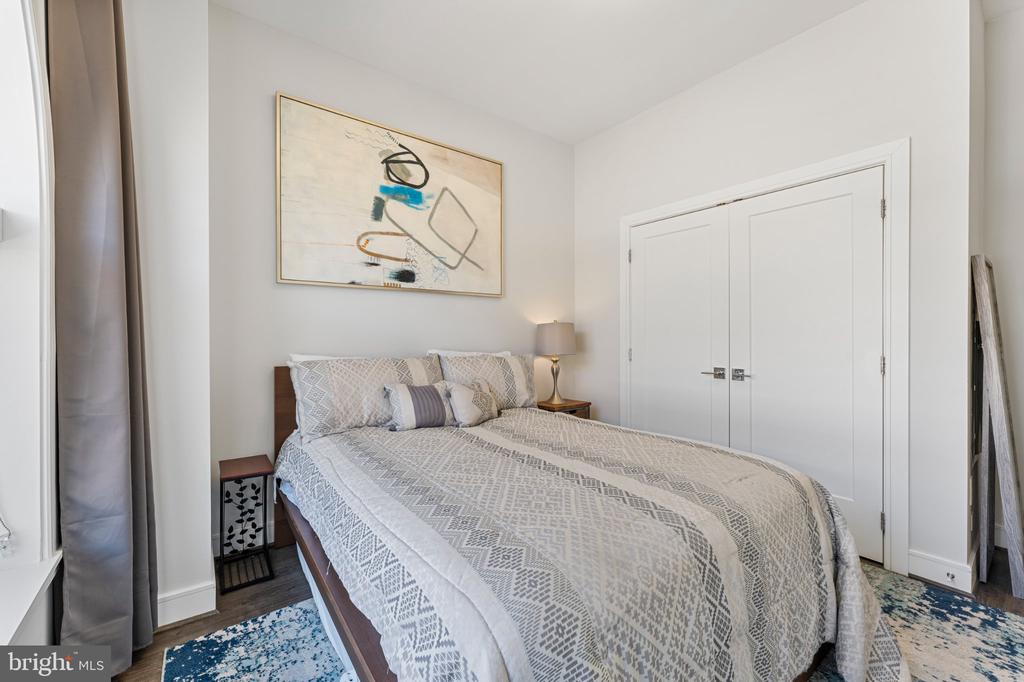 635 SLATERS LANE Unit: 405