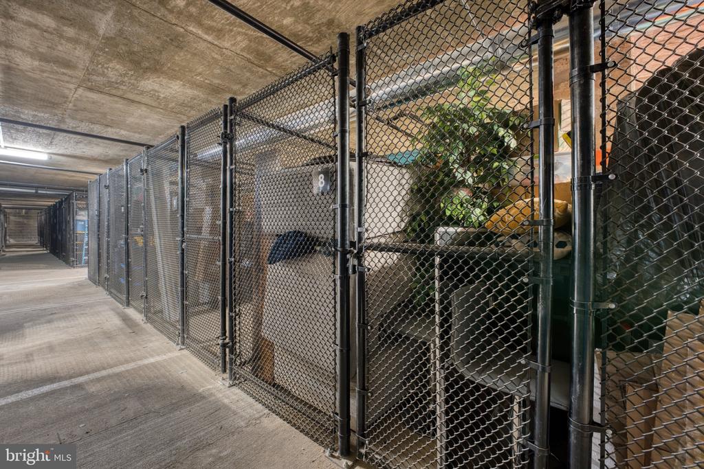 635 SLATERS LANE Unit: 405