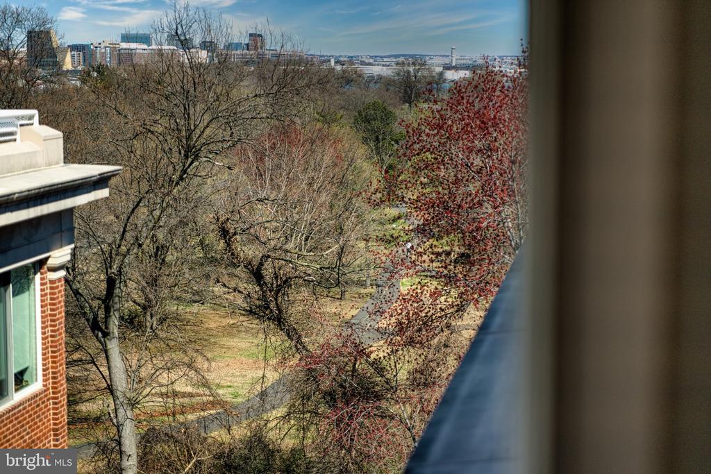 635 SLATERS LANE Unit: 405