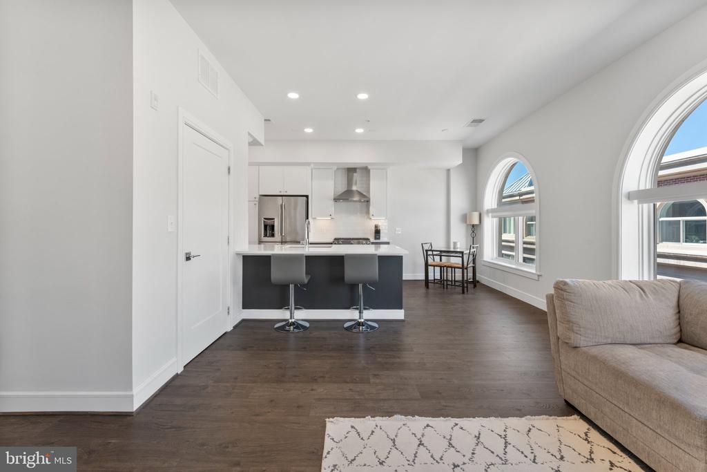 635 SLATERS LANE Unit: 405