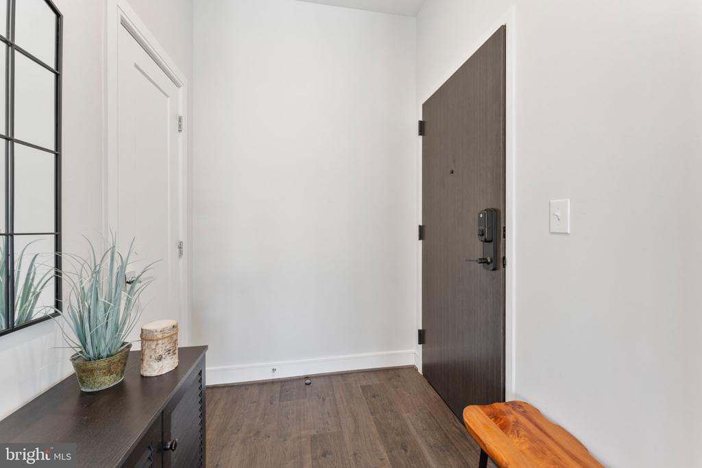 635 SLATERS LANE Unit: 405