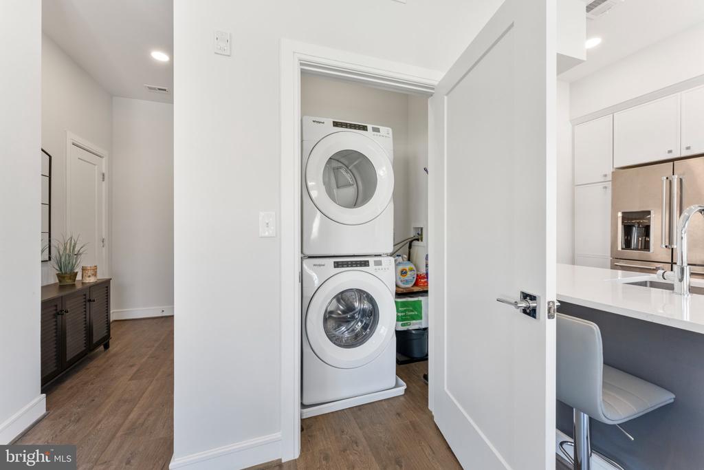 635 SLATERS LANE Unit: 405
