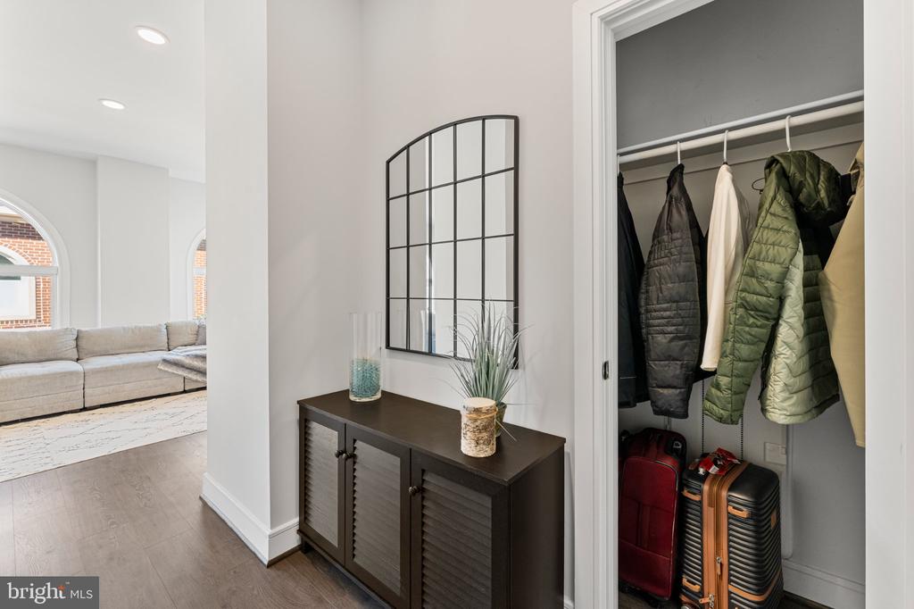 635 SLATERS LANE Unit: 405