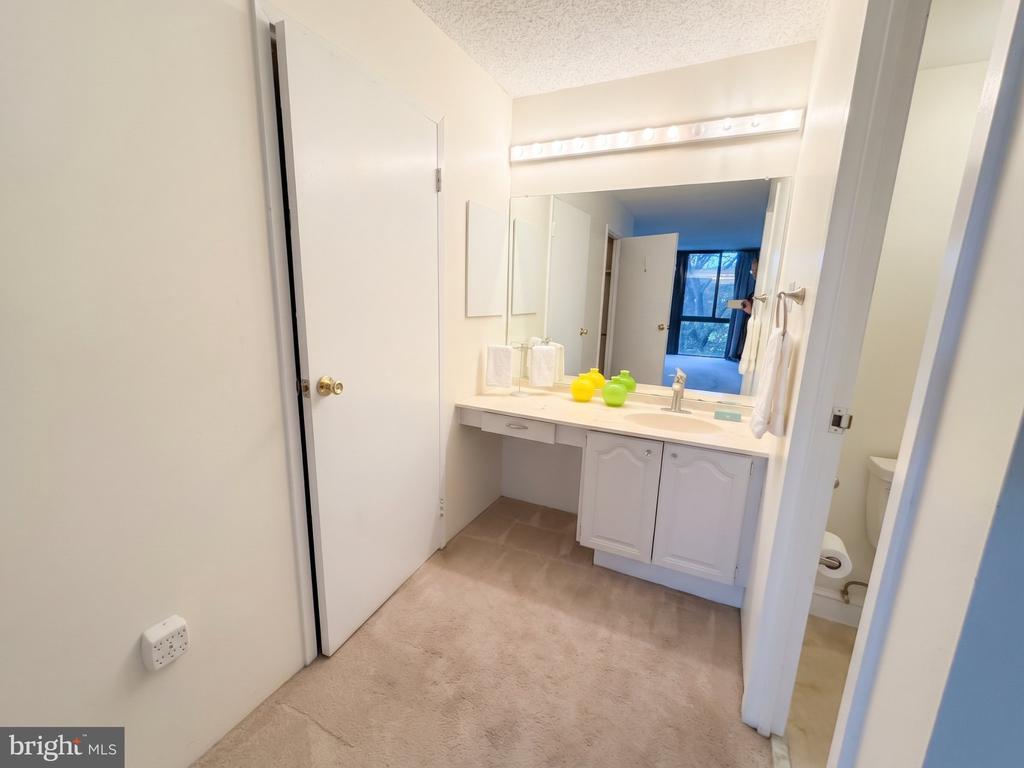 5300 HOLMES RUN PARKWAY Unit: 307