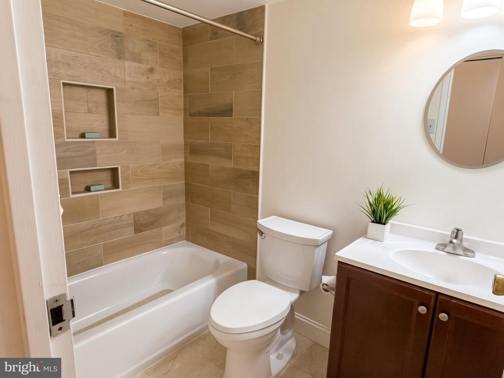 5300 HOLMES RUN PARKWAY Unit: 307
