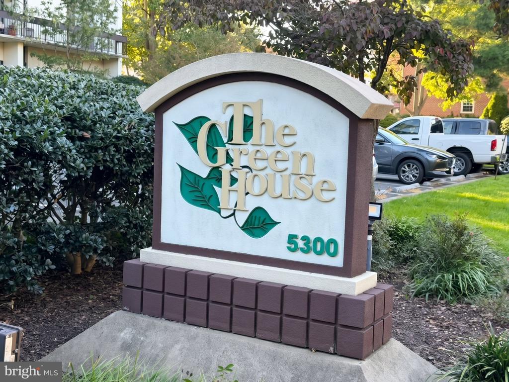 5300 HOLMES RUN PARKWAY Unit: 307