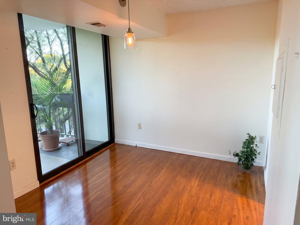 5300 HOLMES RUN PARKWAY Unit: 307