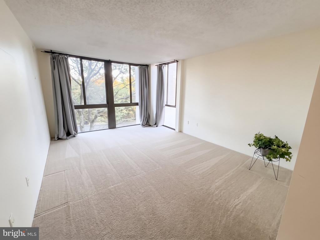 5300 HOLMES RUN PARKWAY Unit: 307