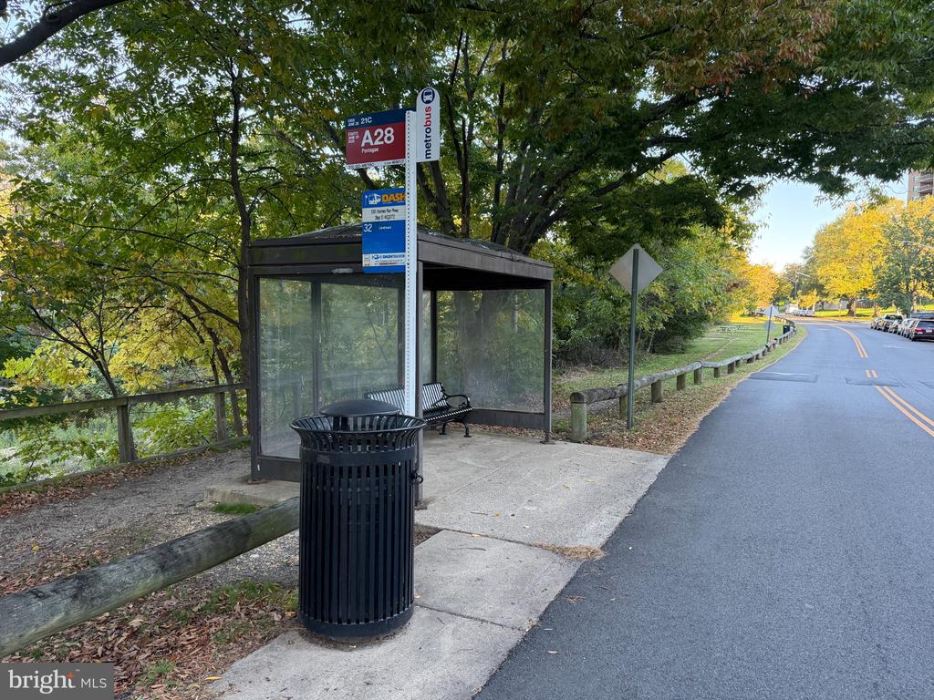 5300 HOLMES RUN PARKWAY Unit: 307