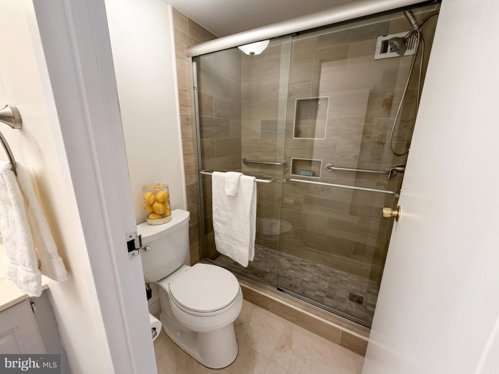 5300 HOLMES RUN PARKWAY Unit: 307