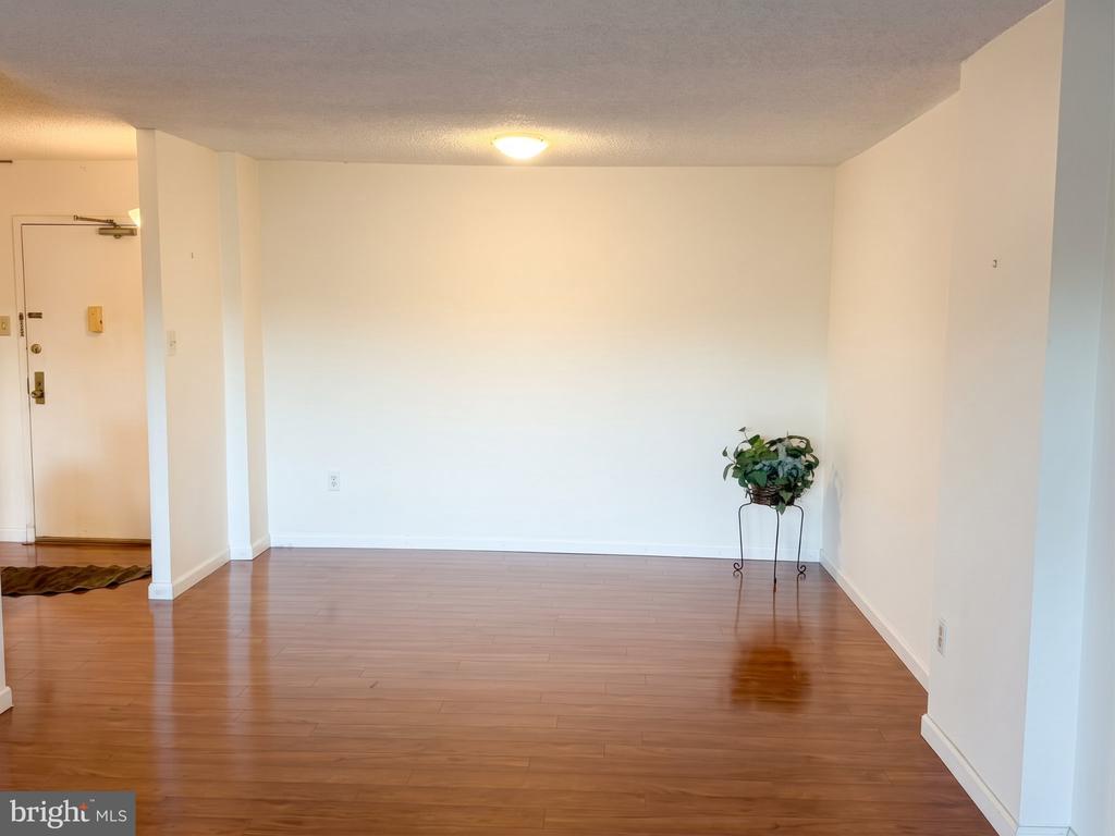 5300 HOLMES RUN PARKWAY Unit: 307