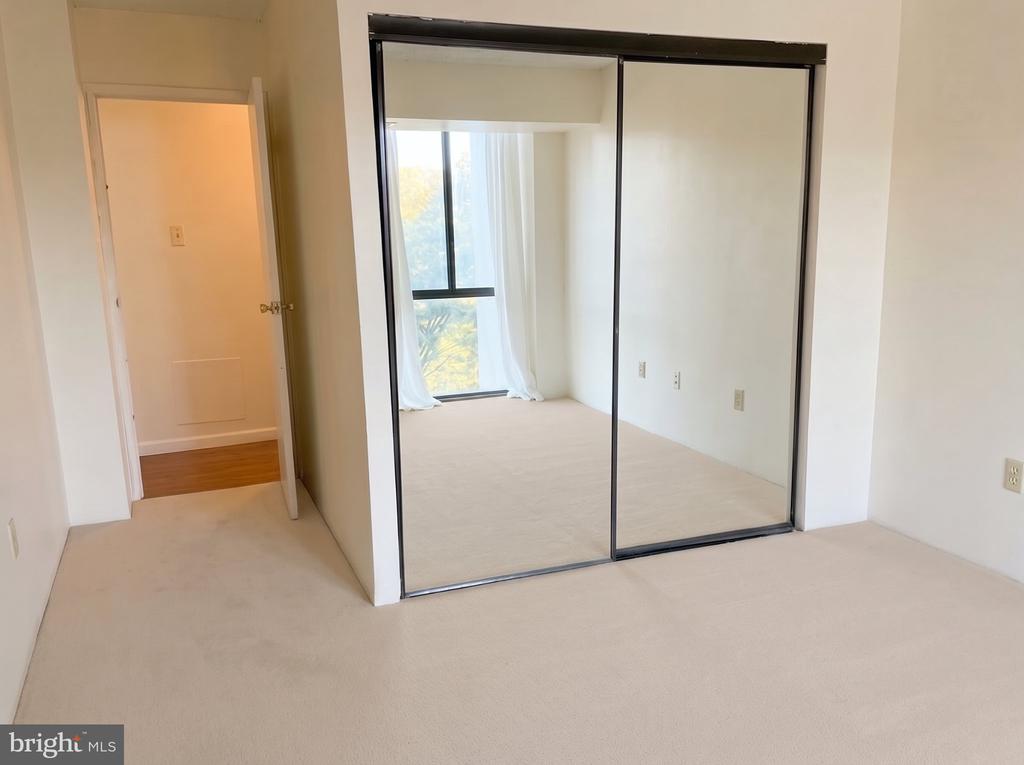 5300 HOLMES RUN PARKWAY Unit: 307