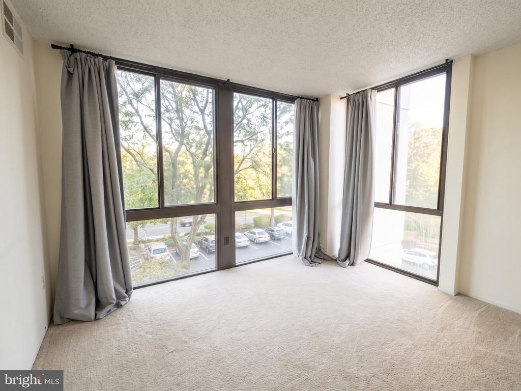 5300 HOLMES RUN PARKWAY Unit: 307