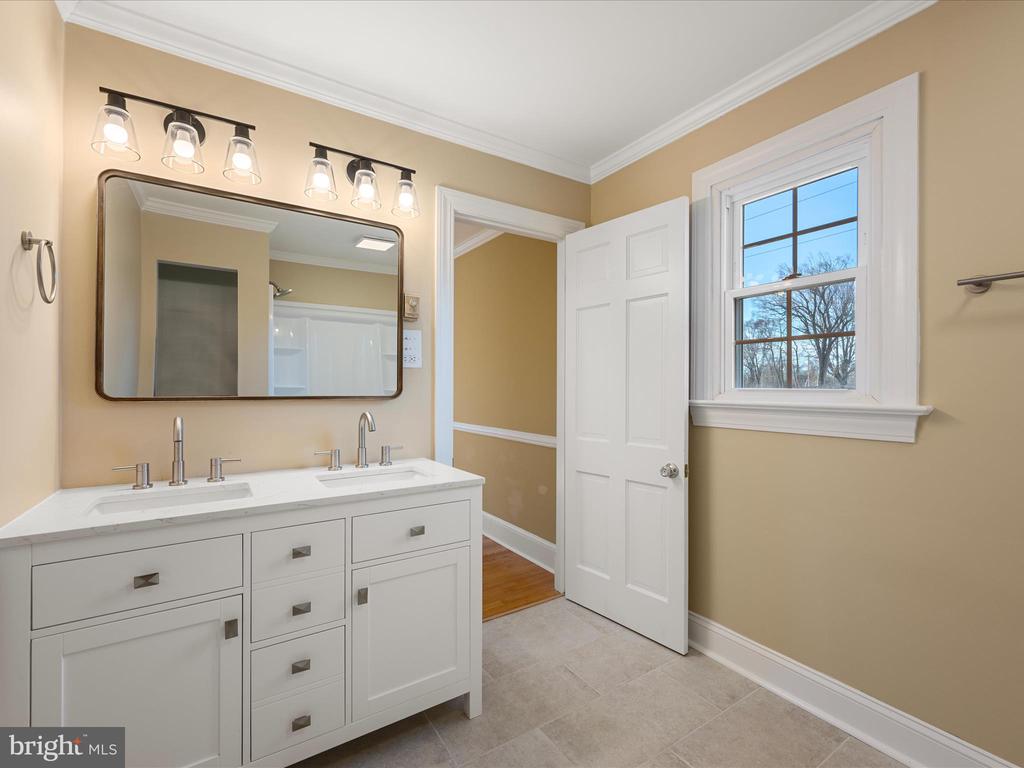 237 SUMMERVILLE ROAD