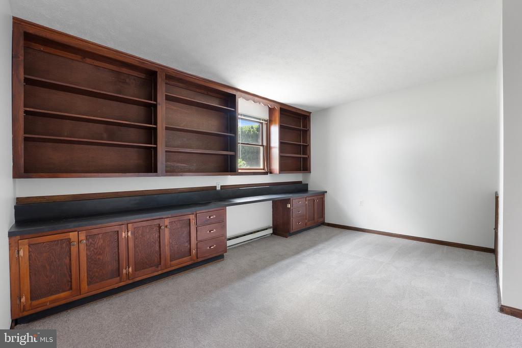 190 CHRISMORE ROAD