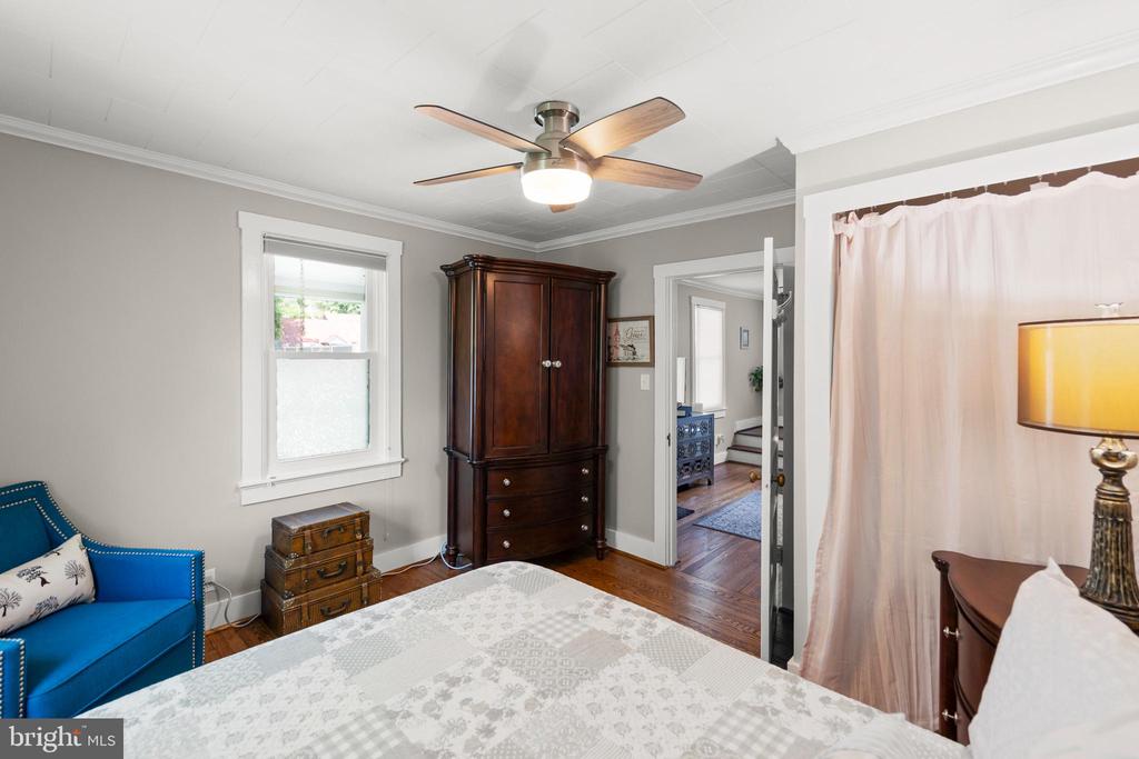 6 PAGE ST,CLARKE