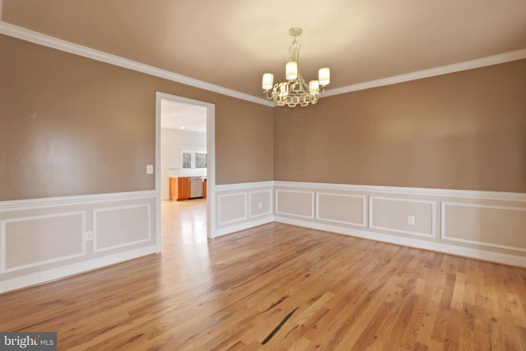 413 MONTGOMERY COURT