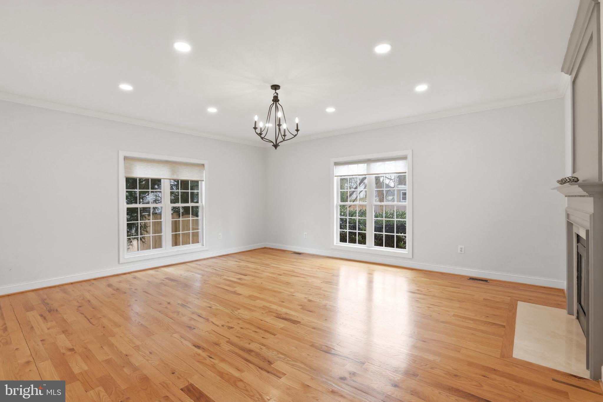 413 MONTGOMERY COURT