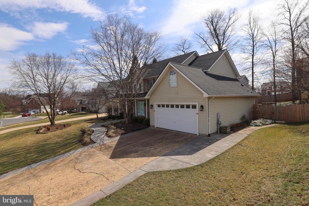 413 MONTGOMERY COURT