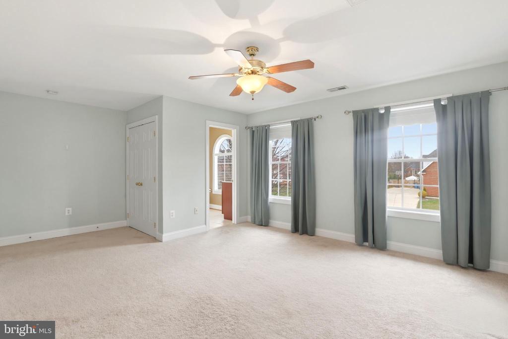 413 MONTGOMERY COURT