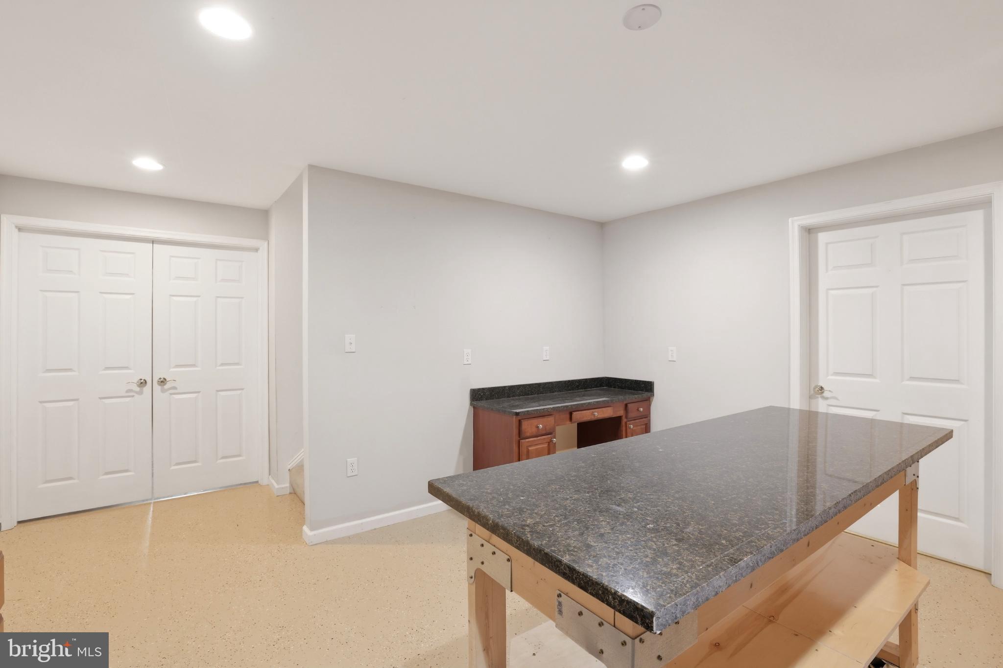 413 MONTGOMERY COURT