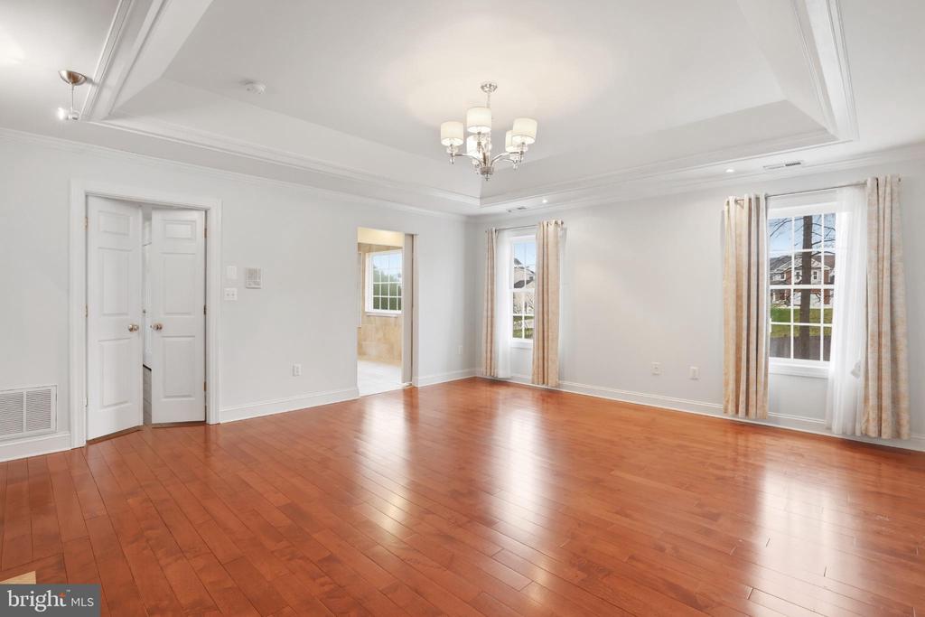 413 MONTGOMERY COURT