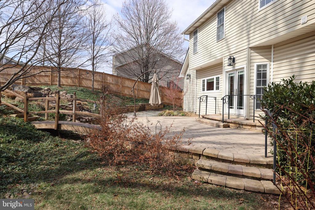 413 MONTGOMERY COURT