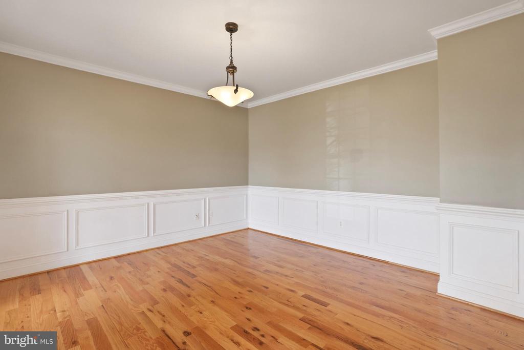 413 MONTGOMERY COURT
