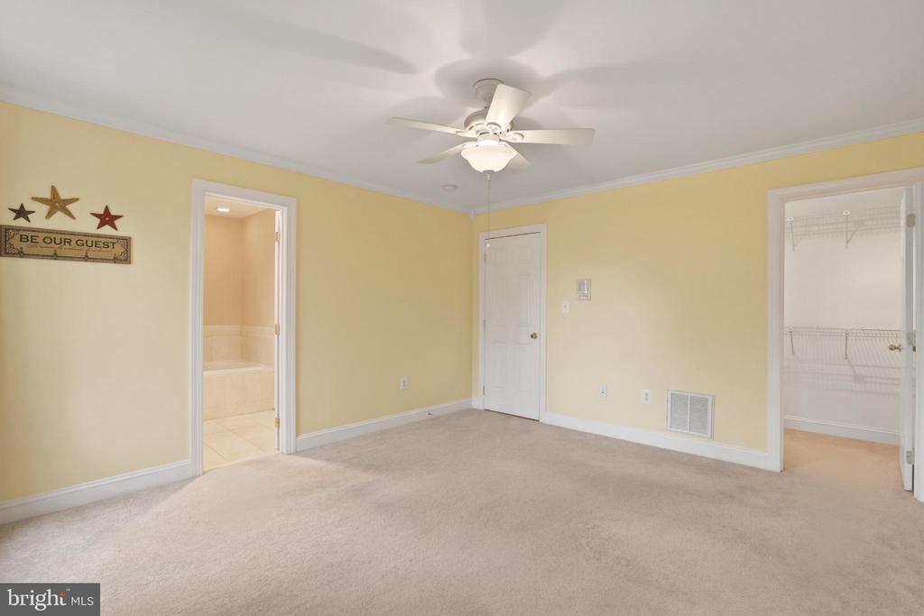 413 MONTGOMERY COURT