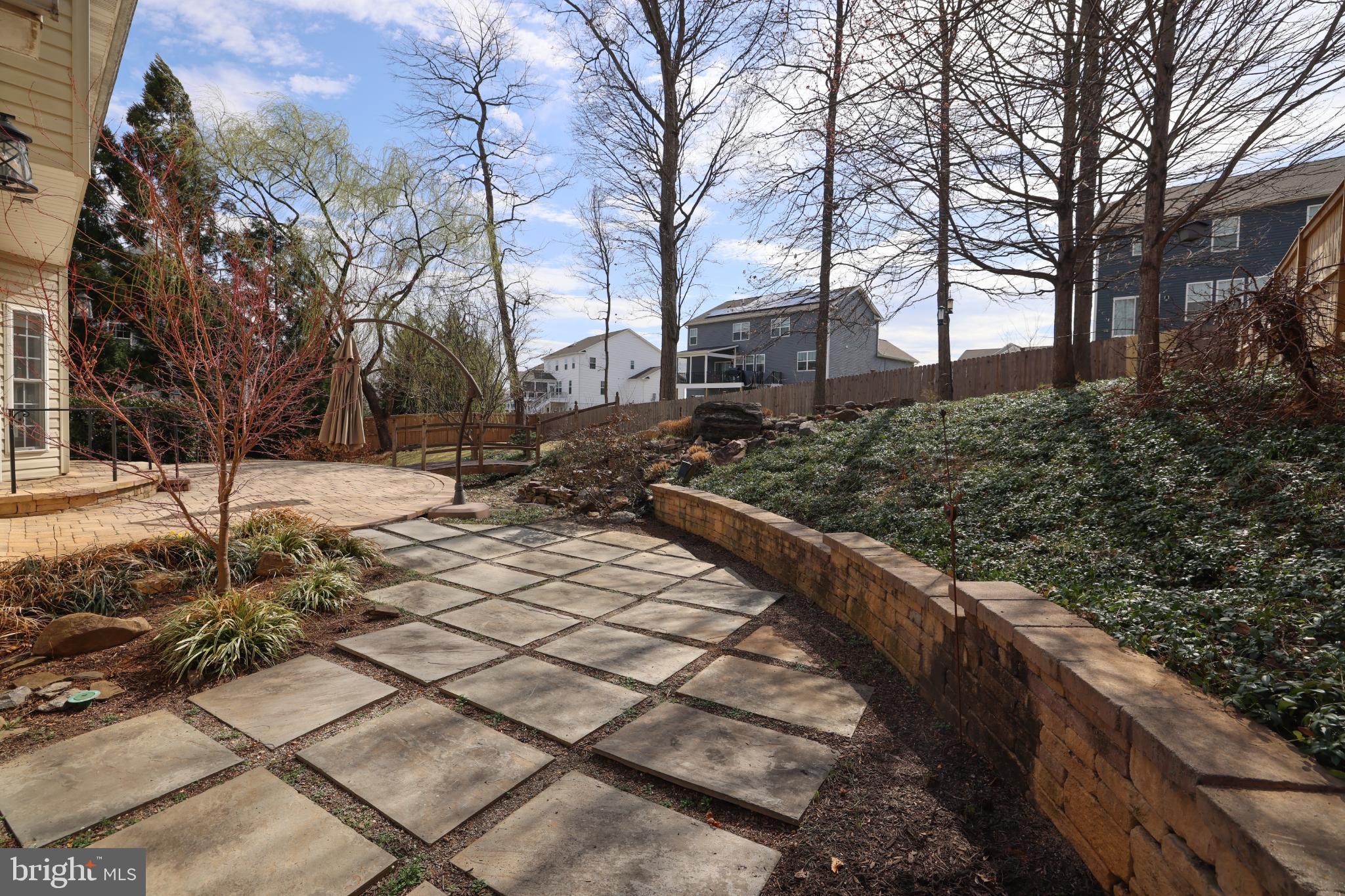 413 MONTGOMERY COURT