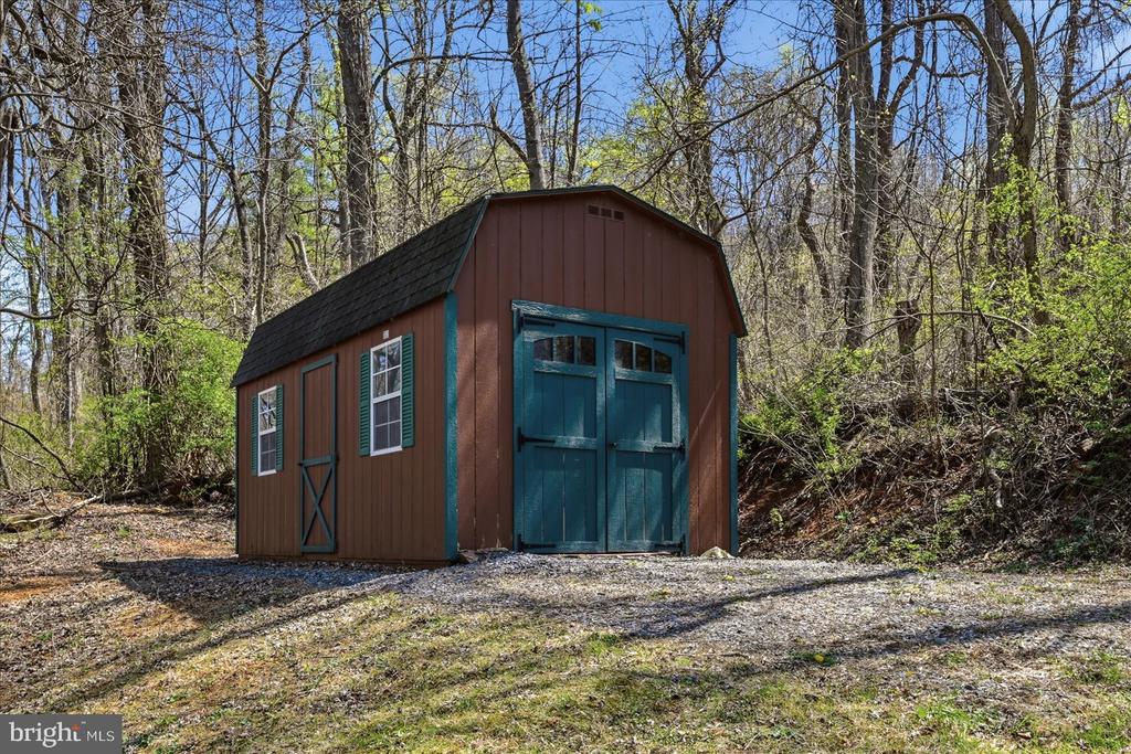 22009 BLUE RIDGE MTN ROAD