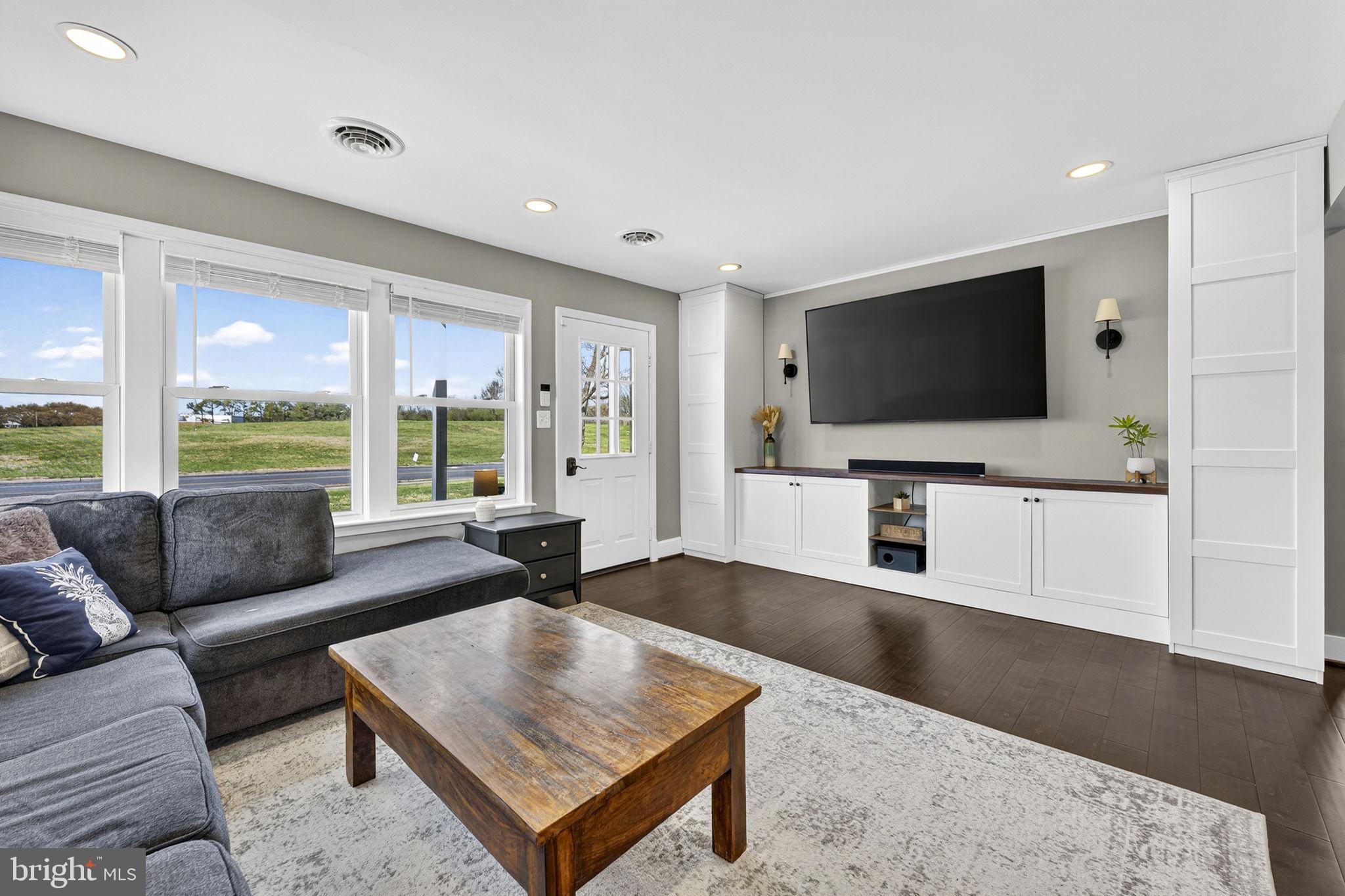 22 JACK ENDERS BOULEVARD