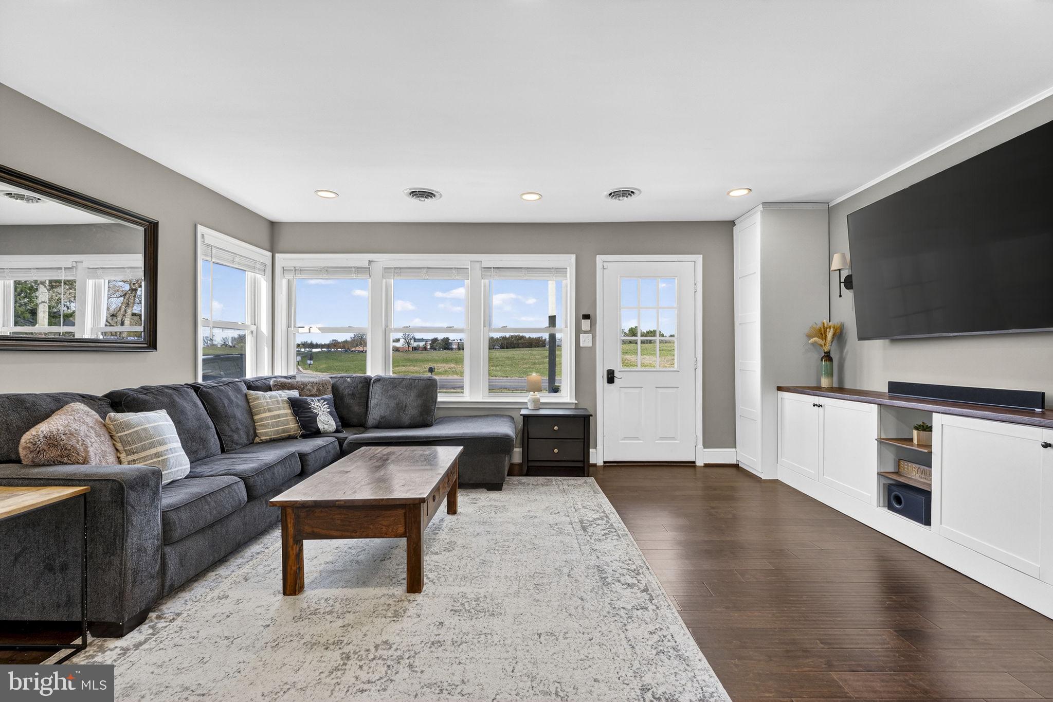 22 JACK ENDERS BOULEVARD