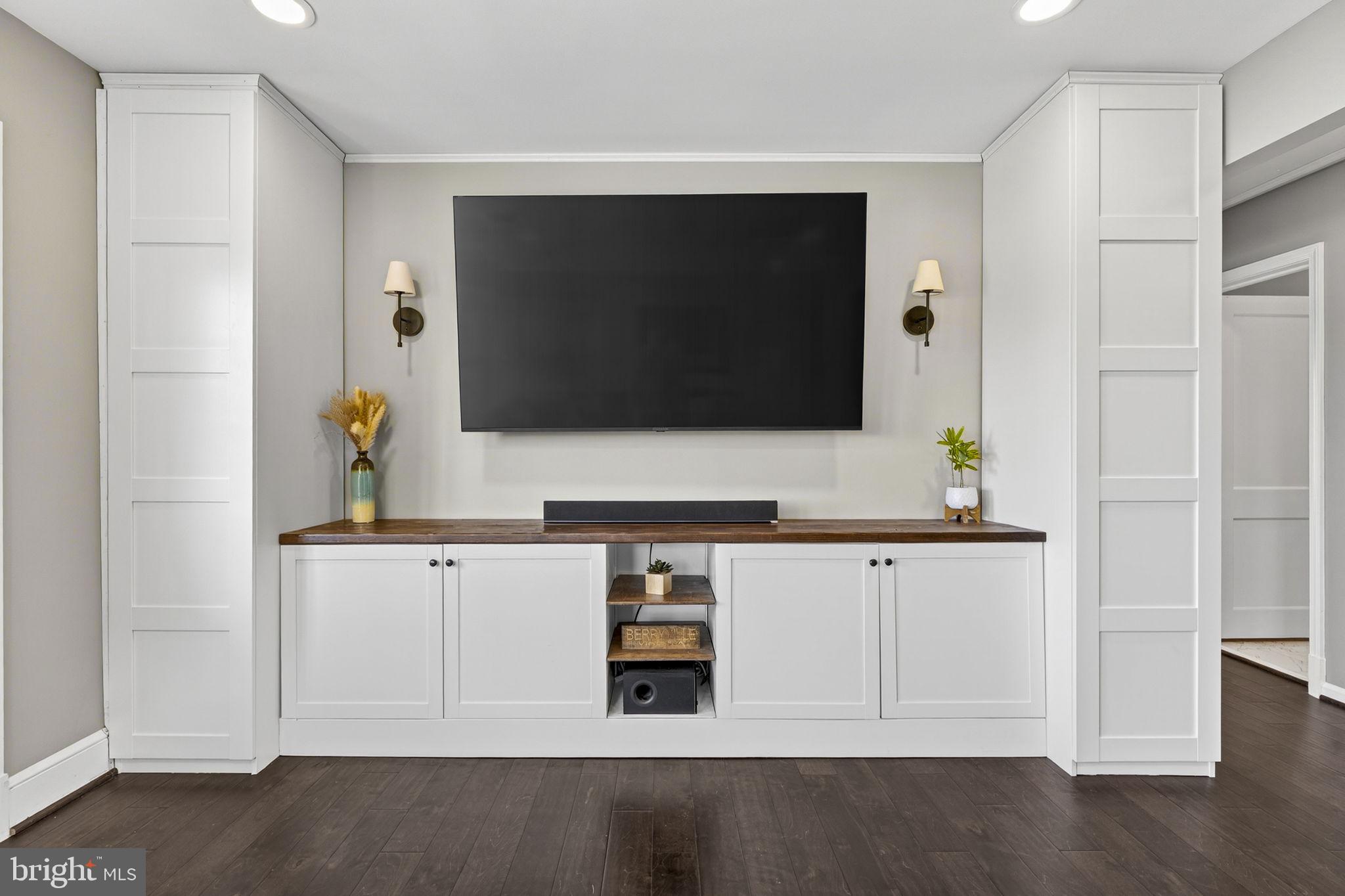 22 JACK ENDERS BOULEVARD