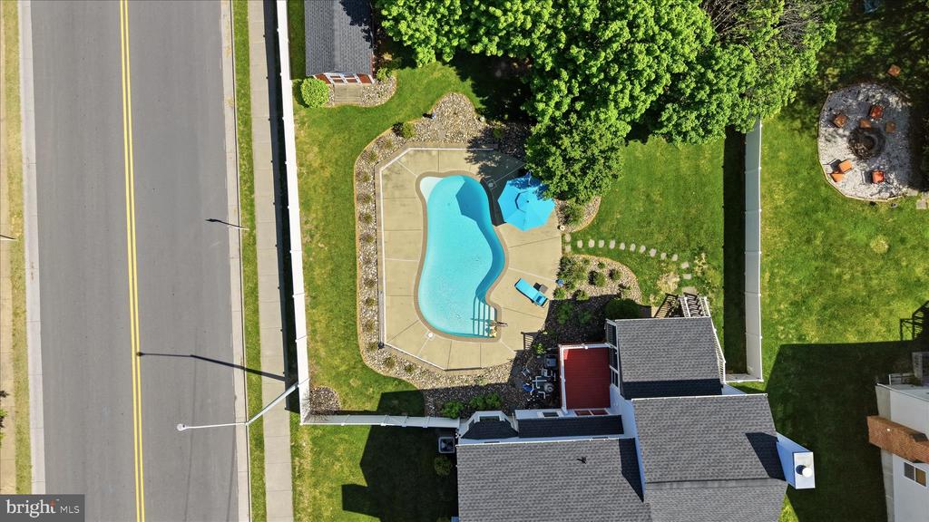 310 BRECKINRIDGE COURT